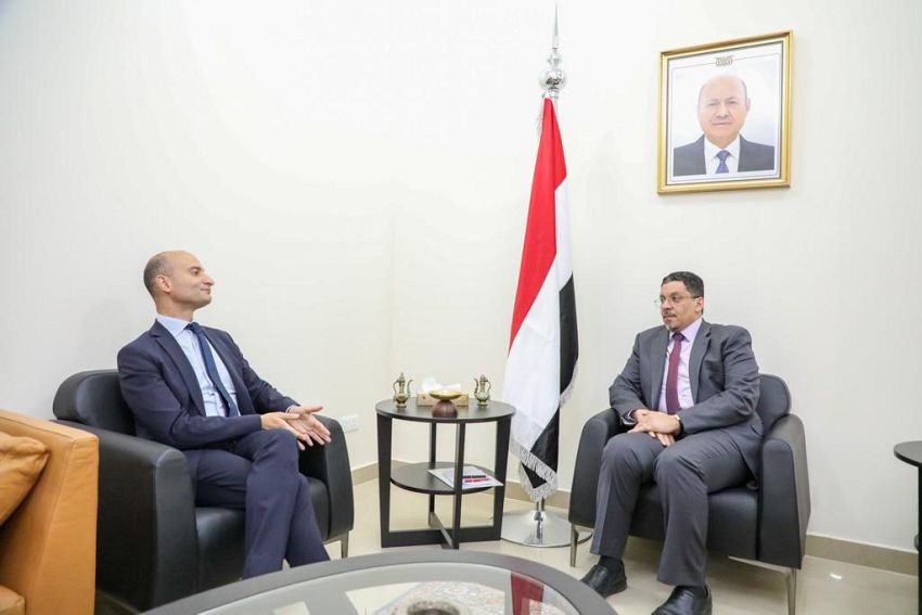 وزير الخارجية يناقش مع السفير الفرنسي التطورات في اليمن في ظل تصعيد مليشيا الحوثي