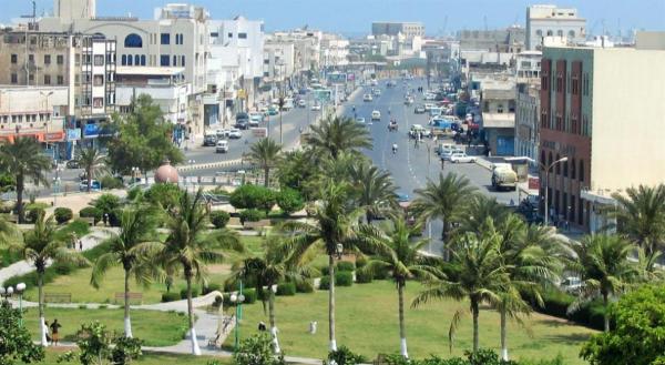 الحوثيون ينهبون محتويات المؤسسة العامة للاتصالات بمدينة الحديدة 
