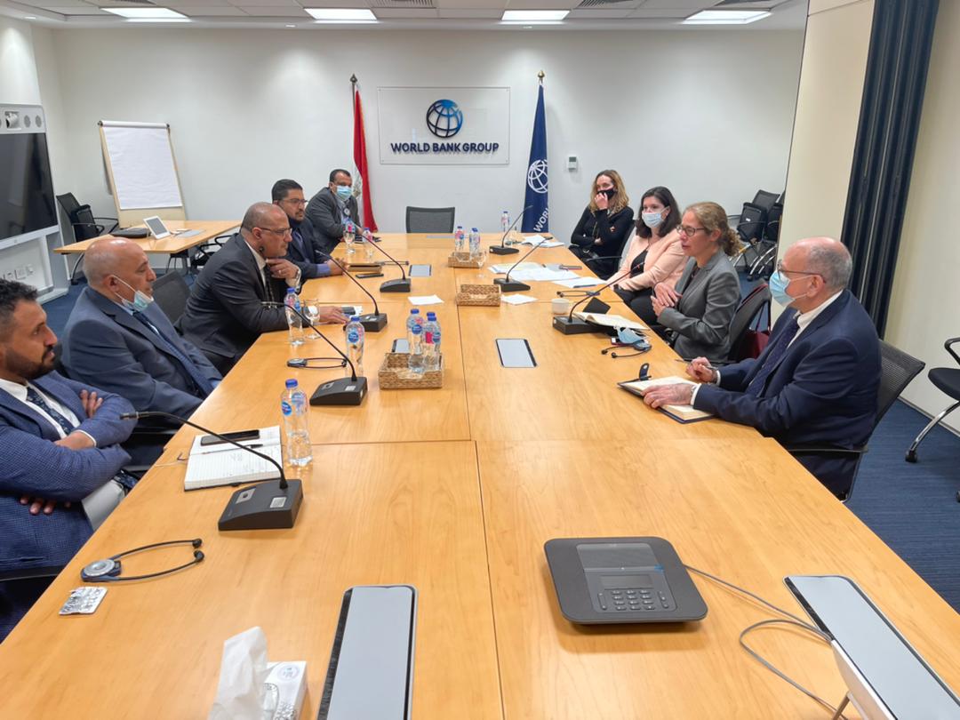 وزير التخطيط يناقش مذكرة المشاركة القطرية للبنك الدولي في اليمن 2022-2023