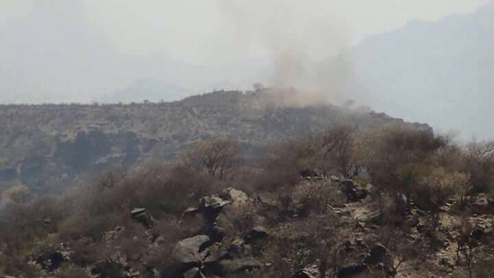 الجيش يأسر عشرات الحوثيين ويستعيد عتاد عسكري ضخم بينه دبابات وأطقم