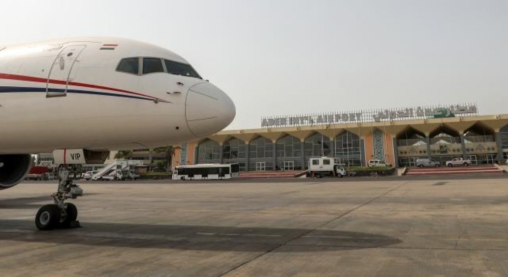 مطار عدن يستقبل 153 من العالقين اليمنيين في مصر