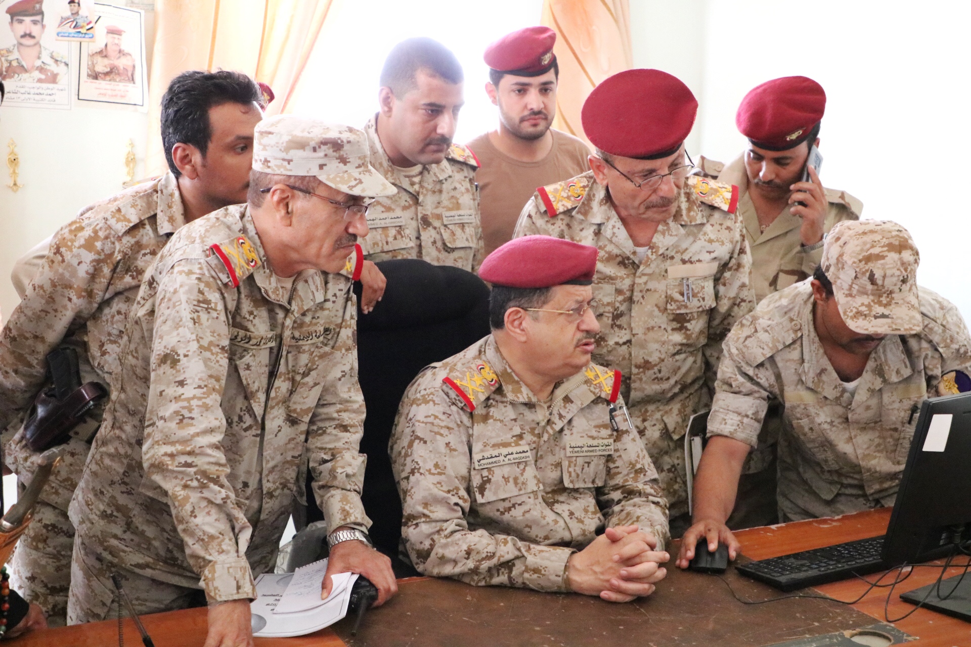 وزير الدفاع يُدشن نظام الربط الالكتروني للبيانات والدورة المستندية الآلية بالمنطقة العسكرية الثالثة