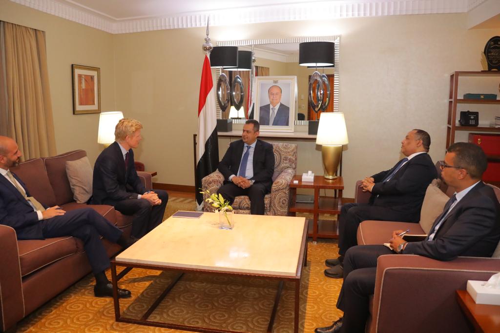 رئيس الوزراء يستقبل سفير الاتحاد الأوربي لدى بلادنا ويشيد بدعم الإتحاد للعملية السياسية في اليمن