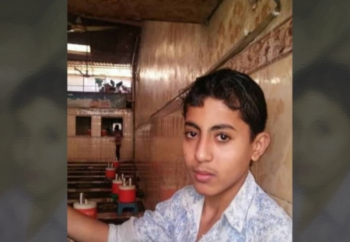 شاهد "بالصورة" العثور على طفل مشنوق في حمام احدى المطاعم وسط مدينة تعز