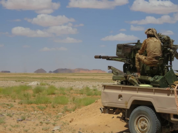 في عملية التفاف ناجحة.. الجيش يحرر مواقع مهمة ومصرع وإصابة العشرات من الحوثيين شمالي غرب مأرب