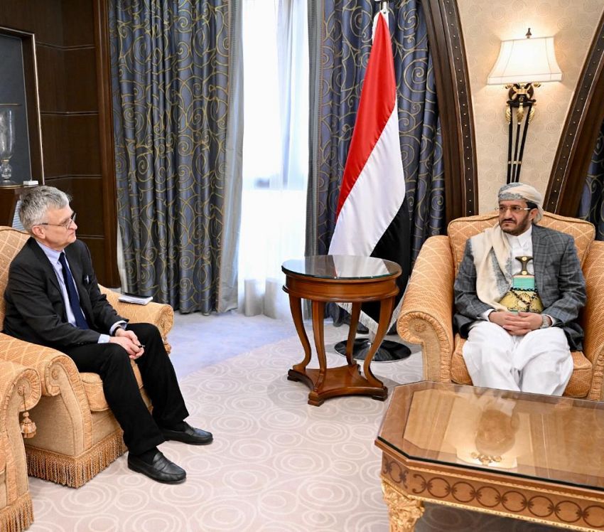 عضو مجلس القيادة الرئاسي الشيخ عثمان مجلي يستقبل المبعوث السويدي إلى اليمن