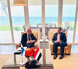 وزير الخارجية يناقش مع نظيره الفنلندي تطورات الاوضاع في اليمن