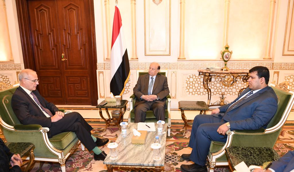 رئيس الجمهورية يستقبل السفير البريطاني لدى اليمن ..«تفاصيل»