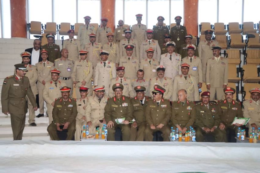 الدفاع يلتقي الخريجين اليمنيين من كليات السودان العسكرية