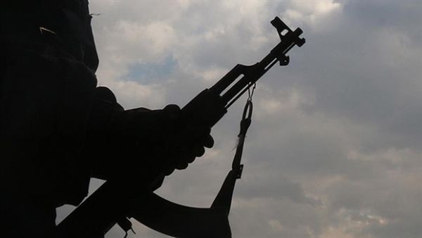 مسلحون مجهولون يغتالون موظفاً حكومياً مختصاً بمتابعة ملف نهب الاراضي في عدن 