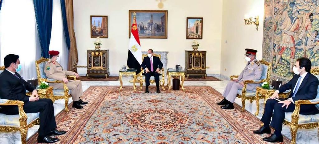 الرئيس المصري يستقبل وزير الدفاع محمد المقدشي