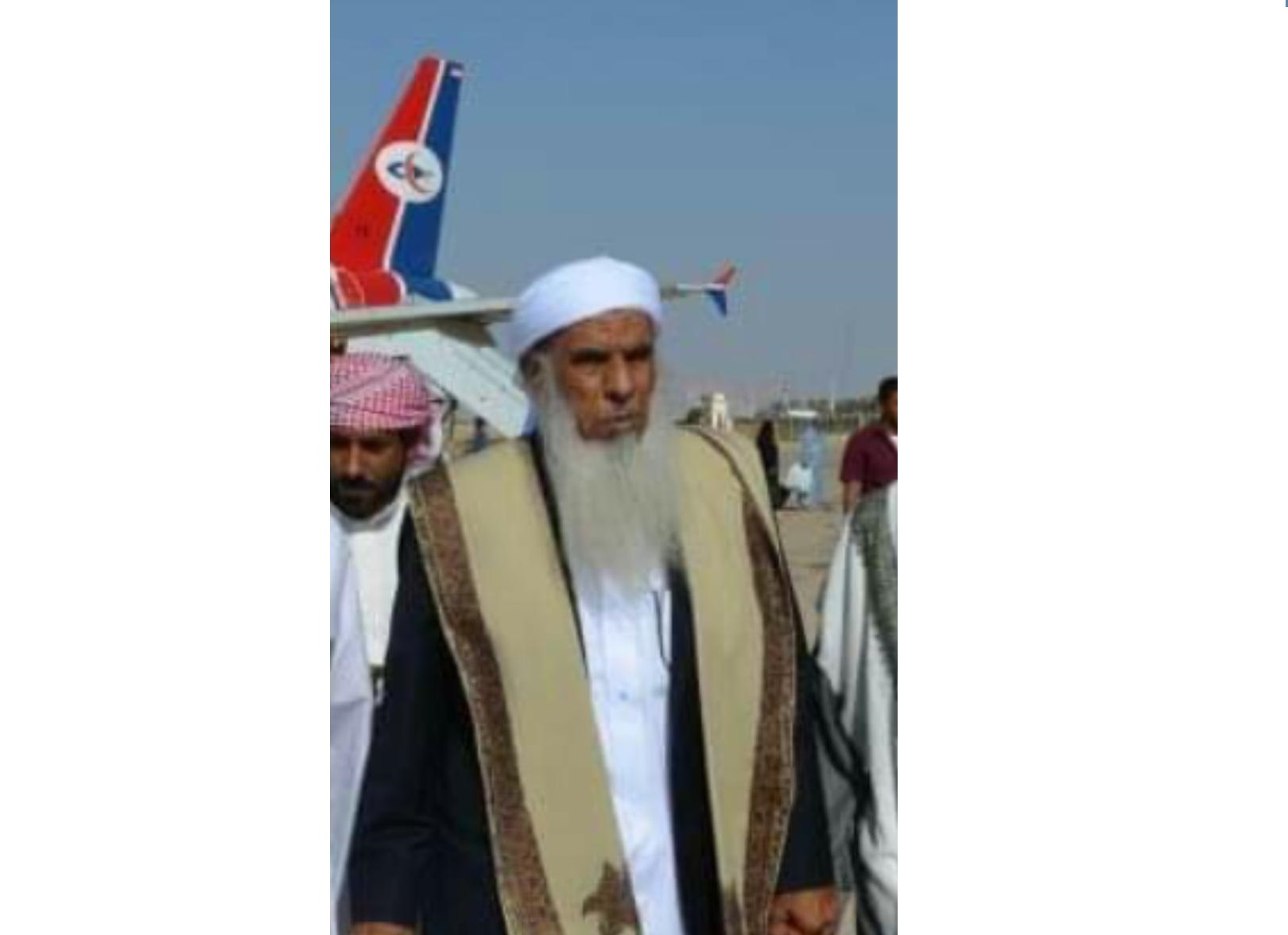 بن دغر يطمئن على صحة الحكم عبدالله بن مبروك النهدي ..«تفاصيل»