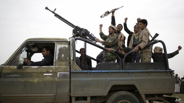 مليشيا الحوثي تدفع بتعزيزات بشرية إلى جبهات محافظة الضالع