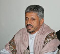قائد المقاومة الشيخ المخلافي يشيد ببطولات الجيش الوطني بمدينة تعز