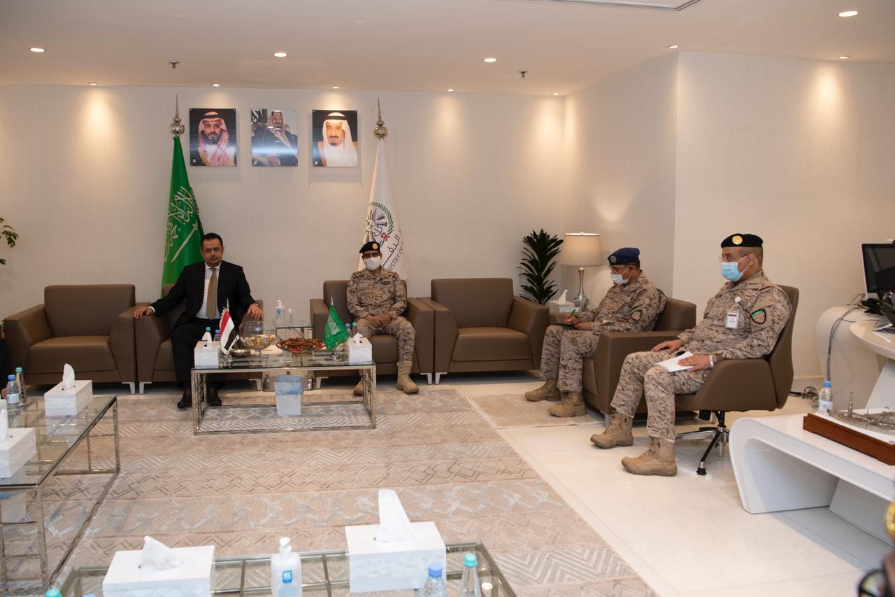 تفاصيل زيارة رئيس الوزراء لمركز قيادة القوات المشتركة بالرياض