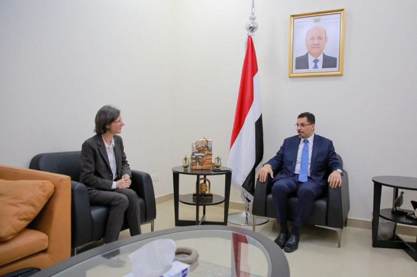 وزير الخارجية يبحث مع السفيرة الفرنسية جهود احلال السلام في اليمن
