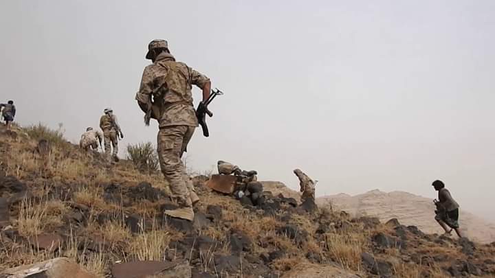 قوات الجيش تحرر مواقع استراتيجية في مديرية نهم