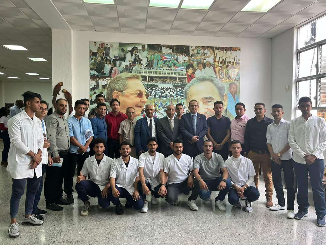 بحيبح يزور جامعة امريكا اللاتينية للطب ويلتقي بالطلاب اليمنيين
