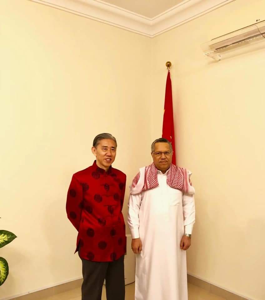 خلال لقائه السفير الصيني .. بن دغر: الحلول الجزئية للقضية اليمنية تطيل أمد الحرب وتضاعف معاناة الشعب ..«تفاصيل»