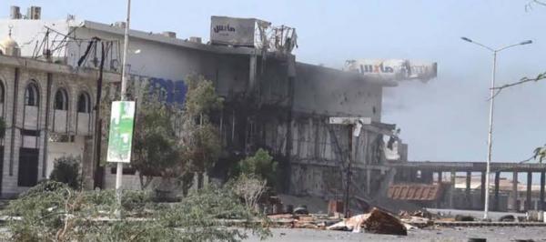 مليشيات الحوثي تستهدف بقذائف المدفعية مناطق في مدينة الحديدة