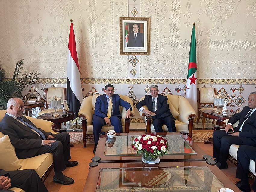 وزير الخارجية وشؤون المغتربين يصل الجزائر