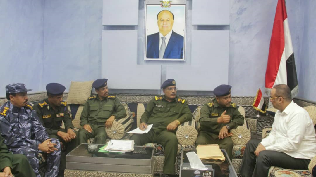 وزير الداخلية يناقش مع قيادة شرطة ساحل حضرموت الأوضاع الأمنية في المحافظة ..«تفاصيل»
