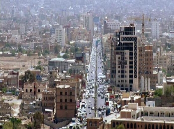 صنعاء .. التجار يتخذون موقفا صادما للحوثي بعد قرار حظر تداول العملة الوطنية
