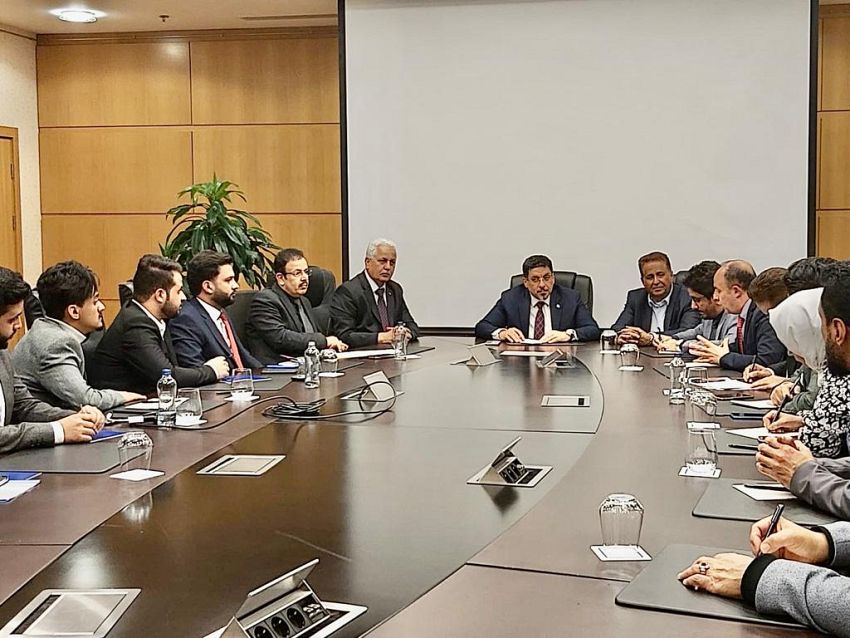 وزير الخارجية يلتقي قيادات الجالية اليمنية في تركيا