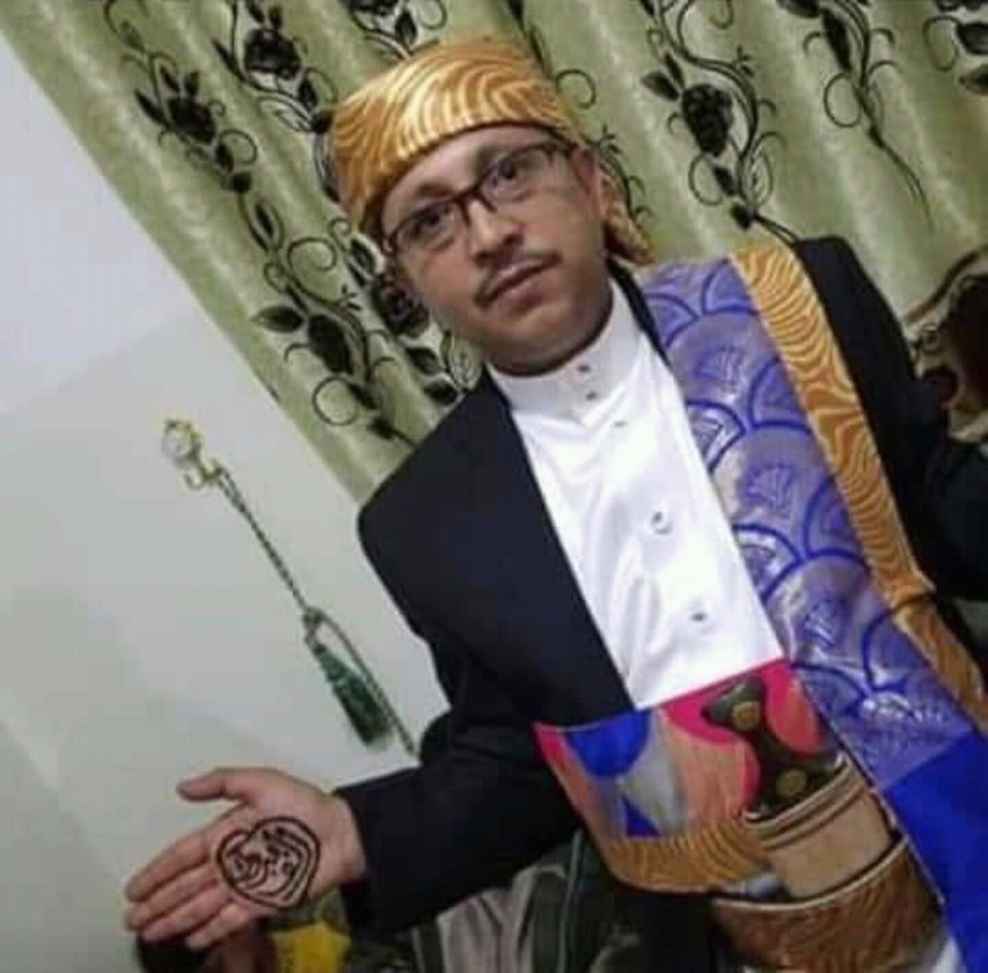 عاد من الغربة ليتزوج، فمات رفقة شريكة حياته.. تفاصيل مؤلمة لوفاة مغترب يمني في شهر العسل! (شاهد)