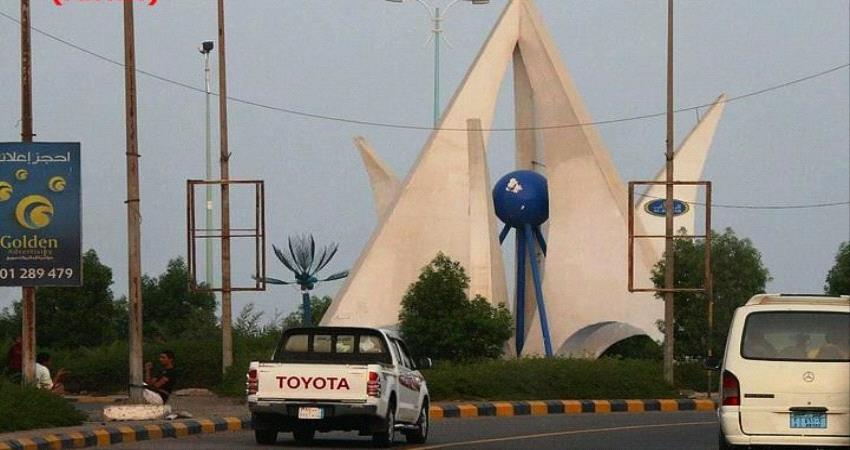 ورد الان .إنفجار يهز حي العريش شرق عدن