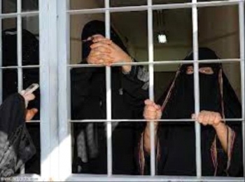 ناشطة حقوقية تكشف تفاصيل مروعة حدثت لها داخل سجون الحوثيين