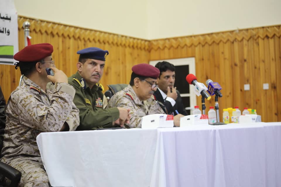 اللجنة الرئاسية تعقد لقاءاً موسعاً مع أعضاء السلطات المحلية والشخصيات الاجتماعية بالمهرة ..«تفاصيل»