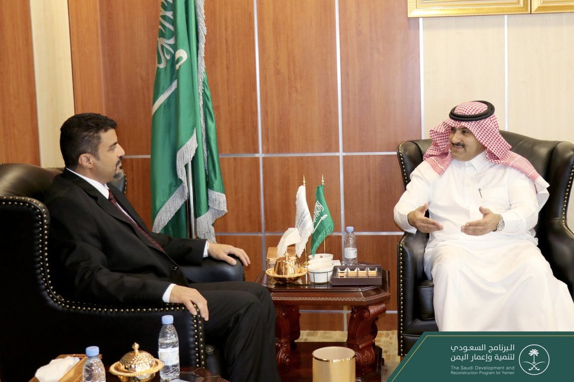 محافظ عدن يبحث مع السفير السعودي دعم المشاريع الخدمية في المحافظة ..«تفاصيل»
