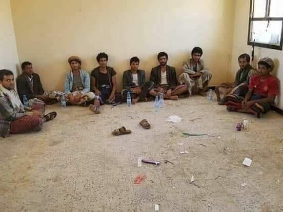 عاجل : استسلام جماعي للحوثيين في هذه الجبهة المشتعلة بينهم قائد لواء (صورة)