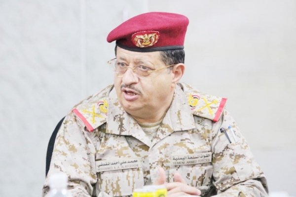 وزير الدفاع يدعو لتكامل الجبهتين العسكرية والاعلامية في مواجهة الانقلاب