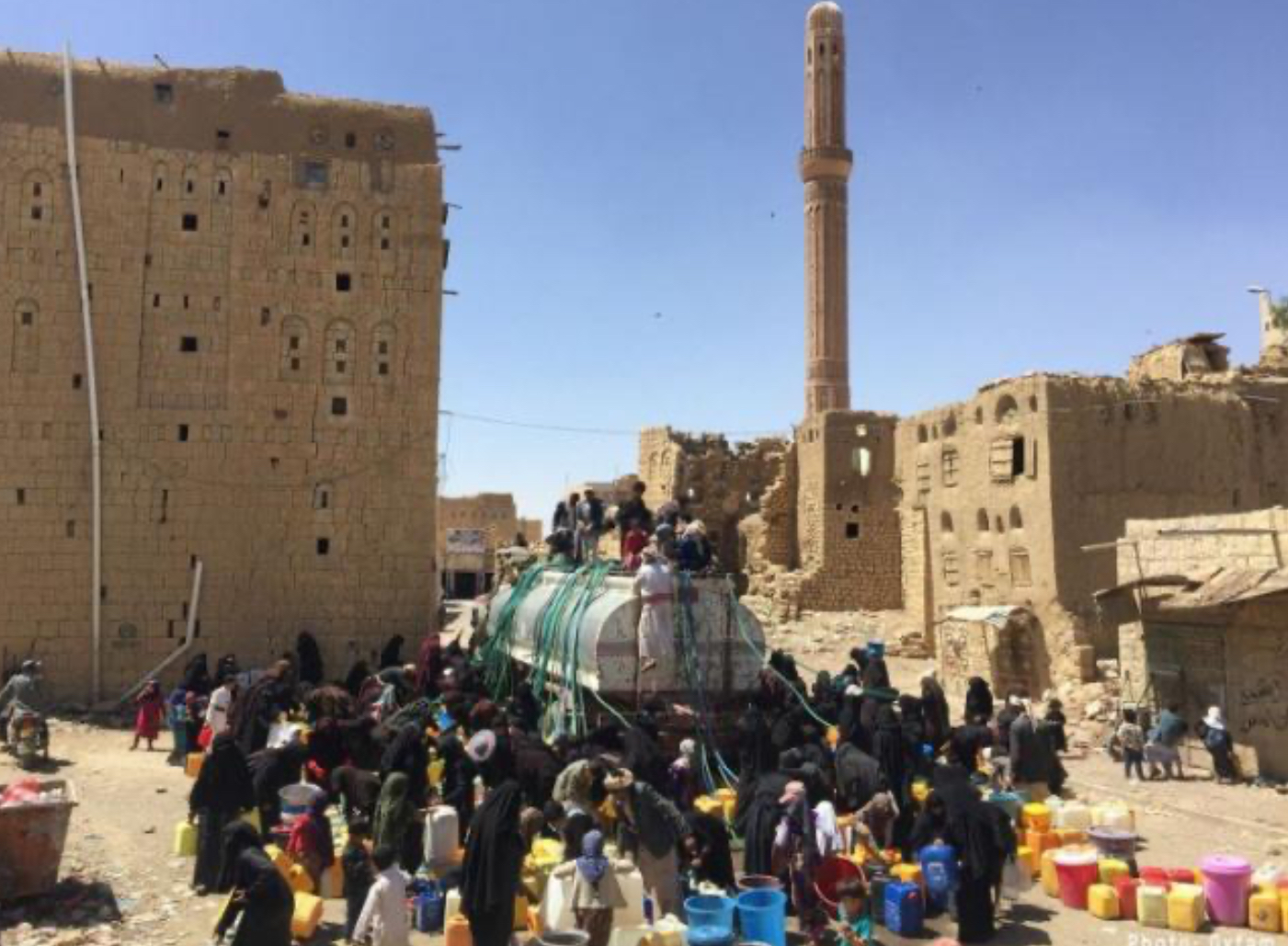 بعد أزمة المشتقات النفطية أزمة جديدة تعصف بسكان العاصمة صنعاء