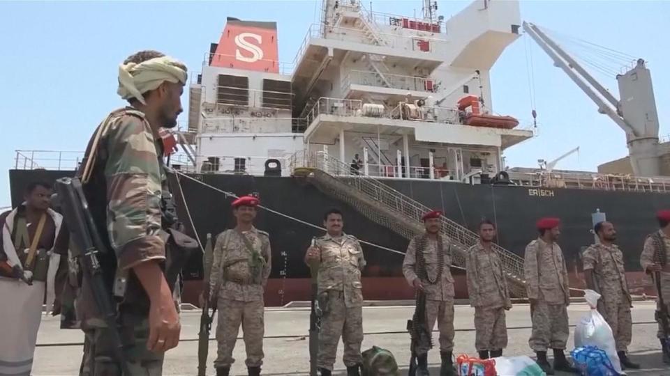 الحكومة الشرعية تربط تنفيذ التفتيش الأممي مقابل الانسحاب الحوثي من الحديدة