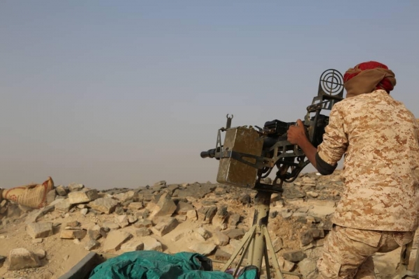 الجيش يكسر هجوما للحوثيين ويسقط طائرتين مُسيرتين في "نهم"