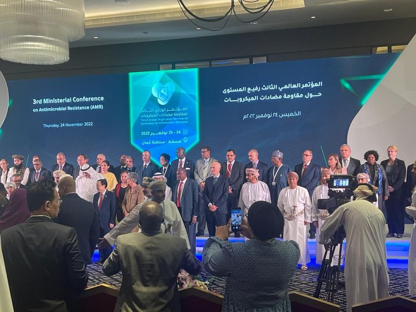 السقطري يشارك في مؤتمر مقاومة مضادات الميكروبات في سلطنة عمان