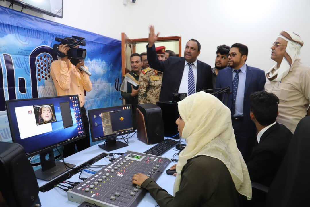 نائب رئيس الوزراء يفتتح اذاعة "أثير عدن" ..«تفاصيل»