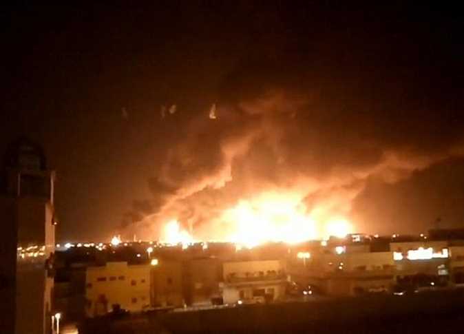 صنعاء.. انفجارات تهز مخزن أسلحة وصواريخ للحوثيين