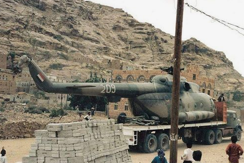 عاجل...الحوثيون يعثرون على مخبأ سري لطائرات حربية تابعة لـ علي عبدالله صالح وهكذا تعاملوا معها (صورة)