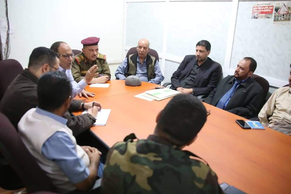 قائد محور تعز يرأس أول اجتماع للجنة الطبية الجديدة