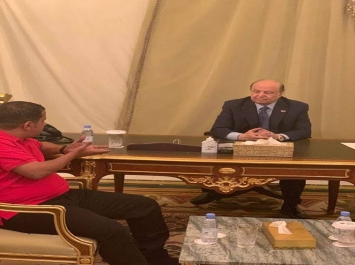 عاجل ...الرئيس ”هادي” يتحدث لليمنيين بكل وضوح..هذا من سيأتي بعدي إذا غادرت الرئاسة وسيفرضه المجتمع الدولي بالقوة..!