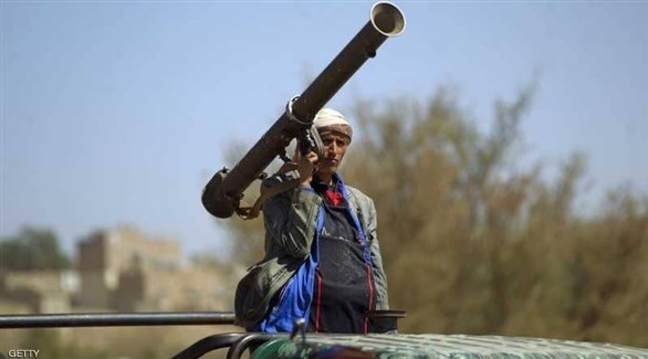 الحوثيون يقصفون مطاحن حبوب في الحديدة