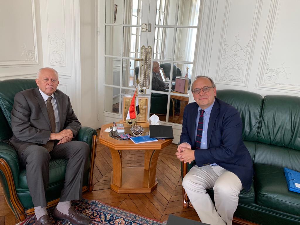 سفير اليمن لدى فرنسا يلتقي المدير التنفيذي للتحالف الدولي لحماية التراث