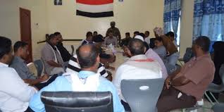 محافظ سقطرى يعقد إجتماعاً إستثنائيا للمكتب التنفيذي ويوجه برفع الجاهزية لمواجهة أي آثار  لإعصار "كيار"