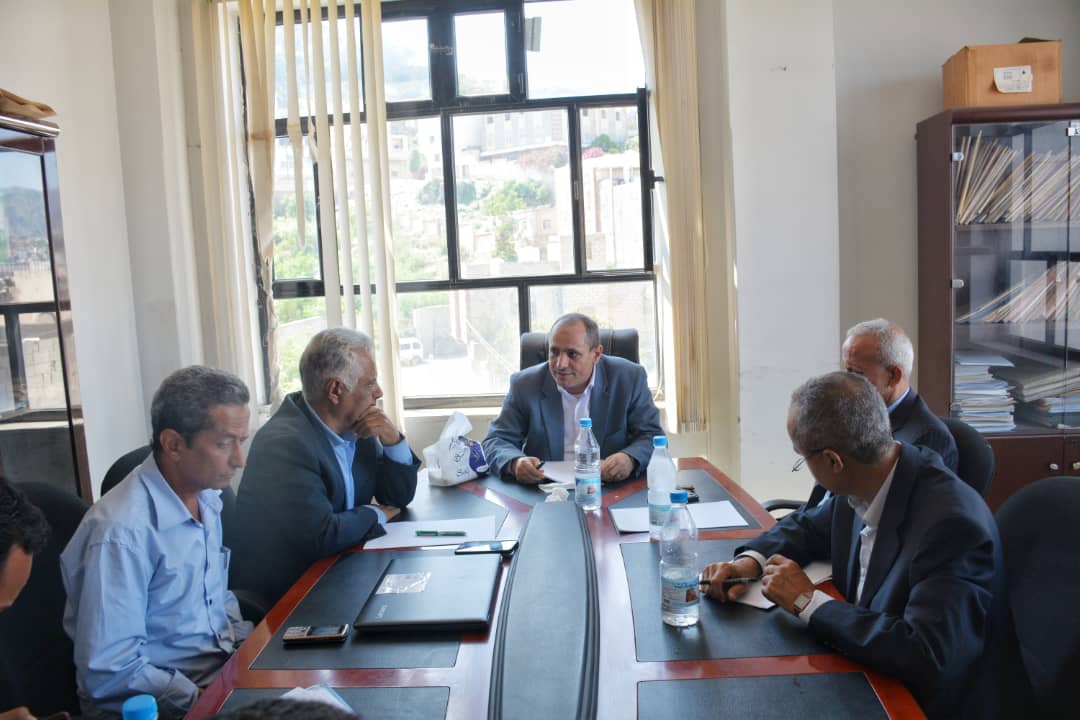 إحالة قضايا فساد ومخالفات للقضاء بمحافظة تعز