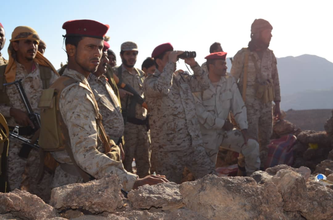 رئيس هيئة الأركان يطلع على سير العمليات العسكرية في جبهة صرواح ..«صور وتفاصيل»