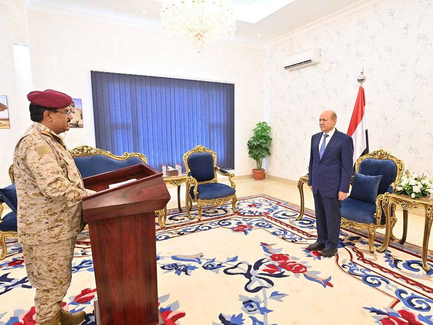 وزراء الدفاع والنفط والكهرباء يؤدون اليمين الدستورية امام رئيس مجلس القيادة الرئاسي